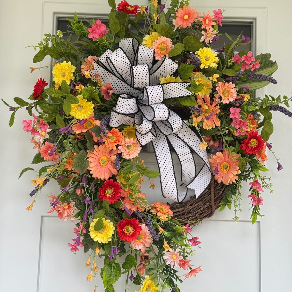 SOLD LOCALLY Spring Mixed Floral Design Wreath - Picture 9 of 9
